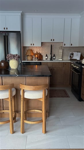 Elisa Mastrocolla on Instagram: "Type LINK to receive a message with everything. These finds will make your kitchen look expensive but they are all budget friendly and high quality! The cabinet and drawer pulls and knobs are so good! They look and feel like the expensive ones! #amazonkitchenfinds #amazonfinds #amazonkitchenfinds"