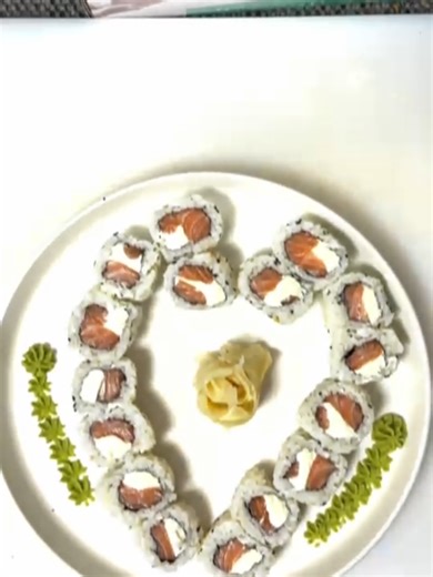 Love To Love 😍🍣 #toulon #sushilover #restaurant #fy #asiantiktok