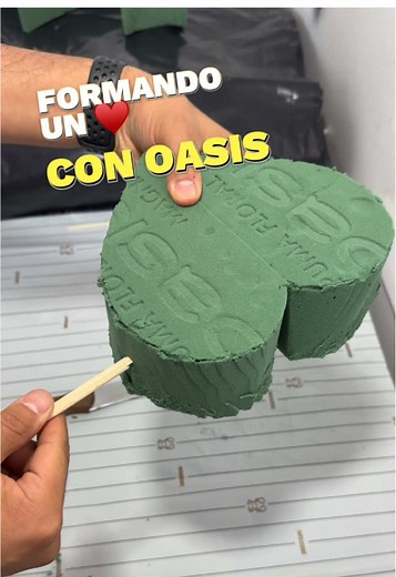 Tutorial de Arreglos de Flores: Crea un Corazón Perfecto con Espuma Floral