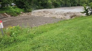 The rivers and creeks are surging after days of heavy rainfall, and the speed of the water is a powerful reminder of just how dangerous flooding can be. This video, filmed by Margo Miller in Decorah, shows just how quickly “The Cut”, a man-made diversion of Dry Run Creek, is moving today. Please stay safe and avoid flooded areas. Remember – it only takes a small amount of moving water to sweep away vehicles or put lives at risk. 🎥 Credit: Margo Miller #IAWX #flooding #decorah #Iowa #WeatherUpda