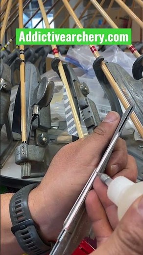 Feather fletching tutorial #arrows #traditionalarchery #customarrows #addictivearchery