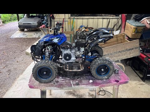 I cut the chassis of the mini quad bike to install the new engine. - Thiago Velho