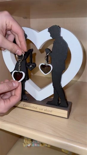 3ᴅ_ᴘʀɪɴᴛᴀʟʟ on Instagram: "The perfect Valentine’s Day gift, with laser engraving and 3d printing: a lamp that turns on only if both keychains are in place 🥰 ⬇️ Laser: @wecreat.official Lumos Coupon and link in my bio! ⬇️ Free project download: https://makerworld.com/models/2300910?appSharePlatform=copy"