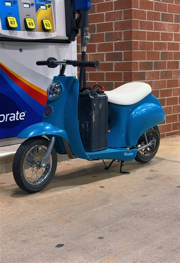 Gettin gas😮‍💨 #razor #razormoped #viral #fyp #surron | razor