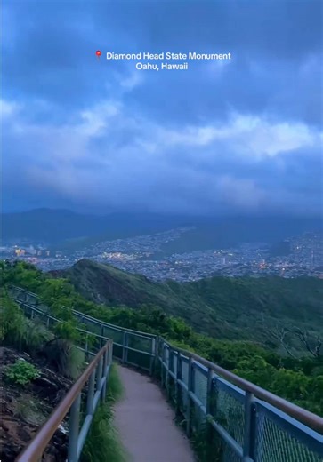 Hiking the Diamond Head Summit Trail on Oahu, Hawaii is a moderate 1.8-mile round trip with about 560 ft of elevation gain, including paved paths, steep stairs, and a tunnel. The park is open 6 AM to 6 PM (last entry at 4 PM). To make the hike more enjoyable, go early or late to avoid crowds and the midday sun, and bring water, sunscreen, a hat, and proper shoes. Parking is limited, so arrive early or plan to park nearby. The payoff at the top? Breathtaking panoramic views of Waikiki and the oce