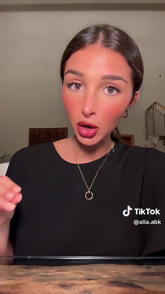 how to LOSE lower belly fat, we ALL know as women how annoying that area of fat is to lose but over time implementing small health changes will result in overall fat loss, especially with strength training TRUUUST ME!!just lift a little psa: not a certified nutritionist or dietician this is just my experiance ❤️