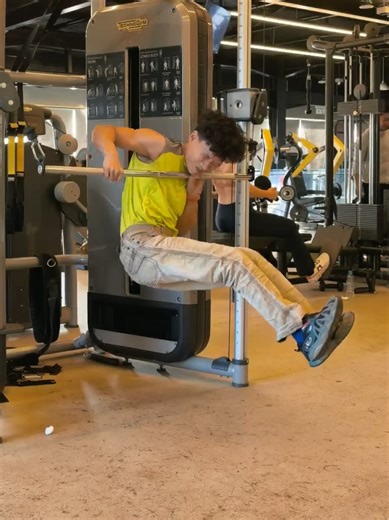 Flying Techniques in Calisthenics