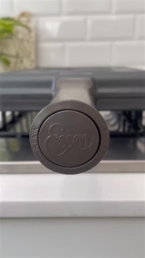 Gabriela Baez, vendo Essen, EIE 333725, Rio Negro, Argentina. on Instagram: "El Flip 2.2 es el producto que más uso en casa. Lo uso para todo: carnes, salteados, verduras, tortillas. No se pega, se limpia fácil y te ahorra tiempo."