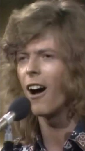David Bowie performs "Space Oddity" on The Midnight Special (1970) #davidbowie #spaceodditty