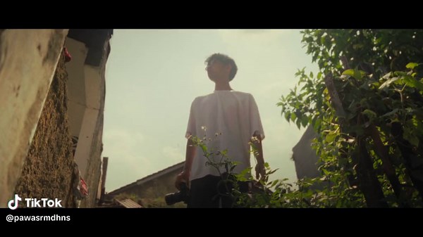 Film Student Cinematography: Enhancing Your Videos with Color Grading