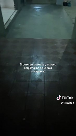 El Beso en la Frente y el Beso Esquimal: Significado y Exclusividad