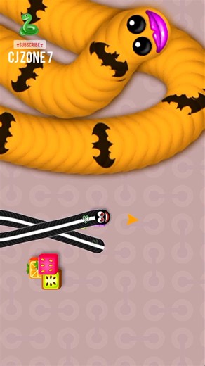 Snake Game 🐍( Wormate.io ) #wormateio #shortvideo #snakegame #games #snake #trendingshorts #funny