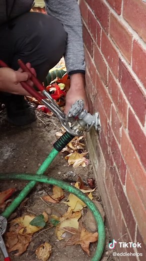 HOSE STUCK on the Spigot? Here’s the secret - Two Tips to Get it Off in 10 Secs!