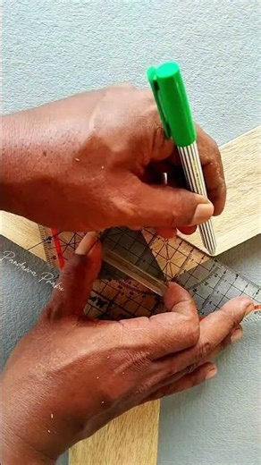 The technique of meeting three wooden ends with a beautiful pattern