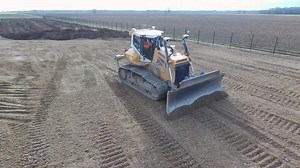 Le bouteur PR 736 G8 3D de Liebherr-Location-France SAS en application dans la plaine d'Alsace ! Bon visionnage et bonne semaine à tous ! :) | Liebherr Construction