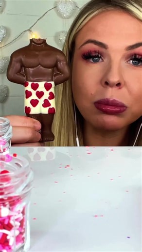 Who's ready for Valentine's day? 👀❤️ . . . . . . . #asmr #asmrsounds #hunnibeeasmr #satisfying #satisfyingvideo #eating #eatingasmr #trending #foryou #foryoupage #shorts #reels #viral #explorepage #hunnibee