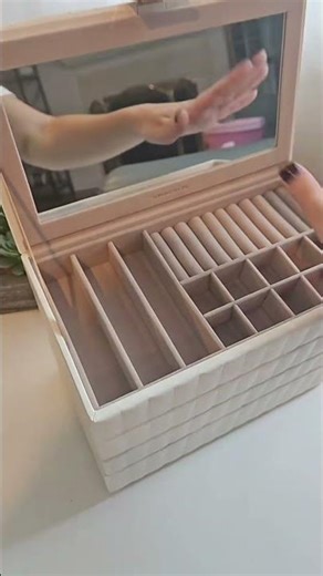 Stunning Mirrored Jewelry Box – Perfect Gift Idea! #jewelrybox