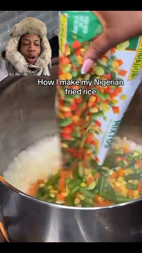 Awesomedishes on Instagram: "Una Good day, quick recipe for Nigerian fried rice. I no wan hear, this is not how we cook it.. Class prefect oya, write names of noisemakers 藍藍 #rice #friedrice #recipe #delicious #yummy #foodtok #viral_video #trendingvideo #relatable #cooking #homecooking"