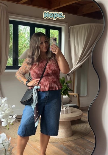 When I turned 40 I felt like I had to start “dressing more my age” whatever that means - but it didn’t feel like me. I cut my hair short, wore less makeup and kinda gave up on having fun with fashion. It made me sad. I lost the essence of who I was for fear of being judged. Now I just wear what I’m drawn to & try not to carry the weight of others opinions, cos no matter what - someone is always going to judge you. #ootd #styleover40 #size16outfits #40plusstyle #midsizestyle