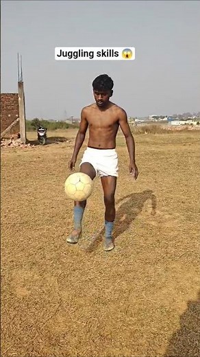 Football Juggling Skills 😱 #shorts #viralshorts #youtubeshorts #football