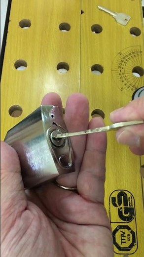 美和ロックU9の南京錠、U9 APLの使い方！【鍵屋】【鍵の仕組み】 #鍵 #locksmith #shorts
