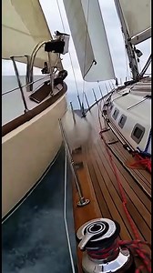 This yacht tried to squeeze between TWO boats… and almost caused a collision! 😳⛵💥 Waves smashing, sails snapping, sailors yelling — this was a wild near-miss! 🌊🔥 #Sailing #YachtRace #NearMiss #BoatCrash #SailingLife #OceanAdventure #HighAdrenaline #SailingFails #CloseCall #GoProFootage #BoatLife #ViralShorts | Love Sailing