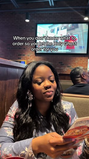 The Bible says when you don’t know what to pray, pray in tongues, so why not order😭😭😭 I LOVE @Sharde D. Martin 🤣🤣🤣 Them tongues is MIGHTY😮‍💨😭 #fyp #holyghost #resturant #viral @t.rellzzzzz we must be stopped😂😂😂😂😂