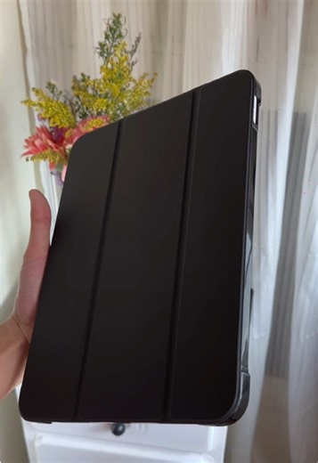 Elegant iPad 10th Gen Case | Stylish Protection