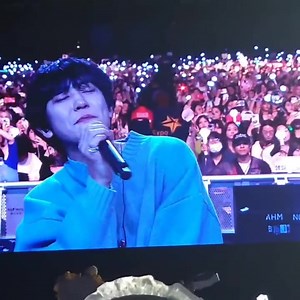 11K views · 2.1K reactions | CHANYEOL singing ‘Break Your Box’ while watching to fan project @ The Eternity Fancon Tour in Hong Kong - Day 2 懶 | Park Chanyeol | Facebook