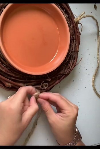 Cute addition to the garden!! Diy birdbath!! #diy