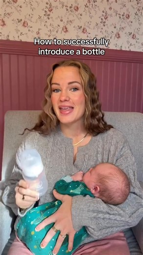 Introducing a bottle to my breastfed baby using Evenflo Pocket Pump and Balance bottles to make the transition as easy as possible珞 #partnership #EvenfloBottles #EvenfloBalance #EvenfloFeeding #EvenfloPumps #EvenfloPocket | Twin momtales | Facebook