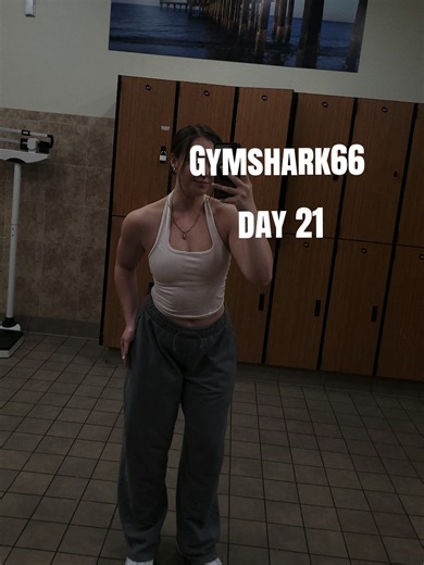 documenting my first attempt on incline bench press 📋 after seeing @Lils progress since training chest I'm feeling inspired 💪🏼 ✨️ • • 65lbs x 7 (3rd set) 138lb bw #gymgirlies #gymshark66 #goals