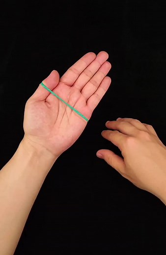 Rubber Band Magic Trick: Easy Tutorial for Magicians