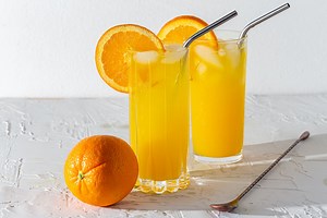Don’t Pay Those Ridiculous Cocktail Prices, Make Your Own Screwdriver!