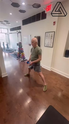 Most people think lunges are just for young athletes — but the side lunge might be one of the most important exercises for aging well. Here, Jack is working on hip strength and mobility through a side lunge variation. Notice the dumbbell — it’s not just for resistance. In this case, it actually helps Jack move deeper and more confidently into the lunge, improving his range of motion and balance at the same time. You’ll also hear clear coaching cues throughout: maintaining equal pressure through 