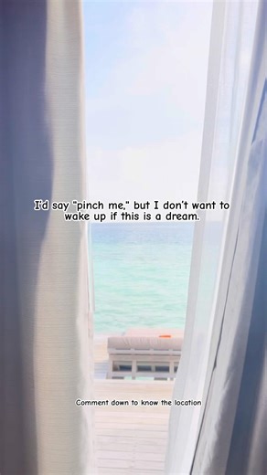 My bed has an ocean view, and suddenly I’m a morning person. MaldivesMagic #WokeUpLikeThis #Island