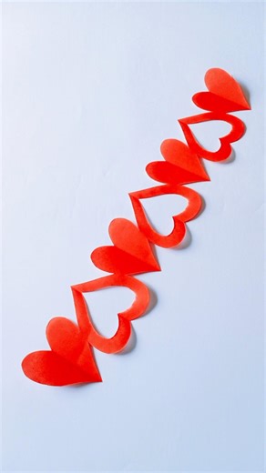 👉 DIY Paper Heart Chain ❤️ Easy Craft #shorts #paperheartchain
