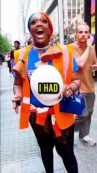ExtraEmily Got Yelled At By A Knicks Fan Until Realizing She Was A Streamer! 😭🙏
