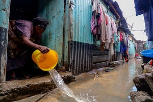 Sewage floods homes in Nairobi informal settlement after heavy rains