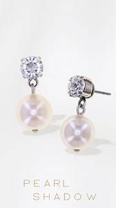 19 reactions | PEARL SHADOW See the collection https://www.konplott.com/search/filter?sorting=relevance%7Cdesc&collection=8289743142&onlyWithStock=true #konplott #mirandakonstantinodou #schmuck #pearls | Konplott / Miranda Konstantinidou | Facebook