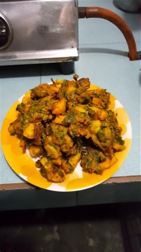 आलू के बेहतरीन पकोड़े || Aloo Ke pakode ||#pakode #alookepakode #streetfood #ytshorts #ytviral #food