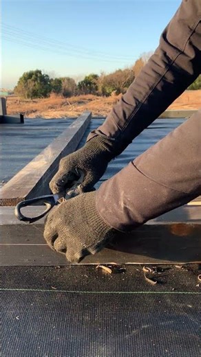 ブラケットを取り付ける前に鋭い角を丸める Steel Brackets GARDEN RESORT