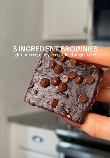 fudgy, chocolatey, and made with just 3 simple ingredients! these healthy brownies are gluten-free, dairy-free, egg-free, & naturally sweetened - perfect for a quick and healthy sweet treat. full recipe’s on samdoesherbest.com, get there by clicking the link in my profile, or google “sam does her best 3 ingredient brownies” to find it! #healthyrecipes #glutenfreerecipes #healthyliving #dairyfree #sugarfree