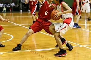 緩急を使って相手をズラす！バスケに欠かせないストップを練習しよう | spopedia（スポペディア）