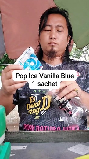 8.3K views · 965 reactions | Es Dawet Ireng Vanilla Blue, Buat ide jualan pakai tempat Pouch Semoga Bermanfaat #reels #reel #ig #resep #tutorial #viral #video #idejualan #ideusaha #kuliner #fyp #fbpro #jangkauan #minuman #esdawetirengjj | Heru Airu Juventini | Facebook
