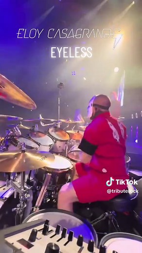 Eloy Casagrande: Watching 'Eyeless' Drum Cover
