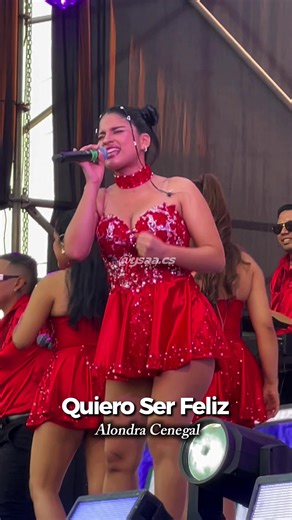 #Chiclayo | @Alondra Cenegal 💙 cantando #MixLoSiento en #Cix ❤️‍🔥🥰 Una bella! 🥰 #SonDelDuke #AlondraCenegal