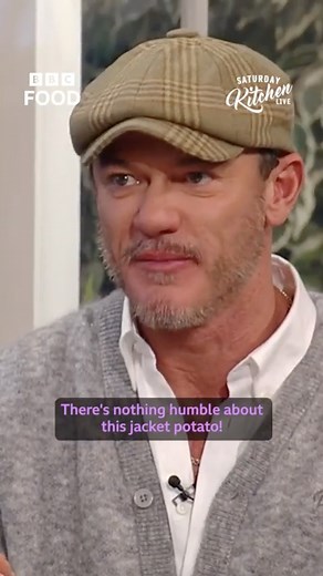 TikTok's famous @spudmantamworth shows you how to handle the madness of Saturday Kitchen and still cook a gorgeous baked potato! 🥔 https://www.bbc.co.uk/food/recipes/the_steak_spud_28169 #SaturdayKitchen | BBC Food