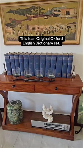 256 789 925463 Original 1933 Oxford English Dictionary complete set. 12 volumes plus the Supplement volume. A historic reference collection showing the evolution of English words through millions of quotations. A rare collectible for serious book collectors and language enthusiasts. Price: 2,000,000 UGX. Message or call if interested.