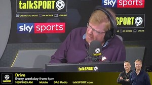 "Emery was hammering home a point to Mesut Özil." "Making him walk off, and be replaced by a teenager." "It's exactly what Ozil deserves." Explosive stuff from Adrian Durham, who has his say on Mesut Ozil's performance last night 🔥 | talkSPORT